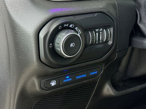 Used 2021 Jeep Wrangler Unlimited Sahara image 9