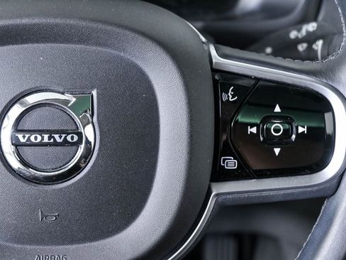 Used 2019 Volvo XC90 T6 Momentum AWD/4WD image 11