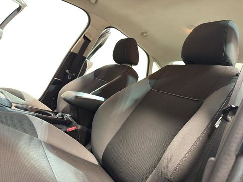 Used 2014 Ford Focus SE image 14