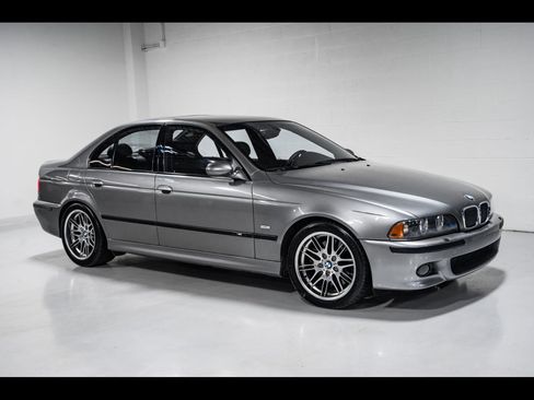 Used 2003 BMW M5 image 1