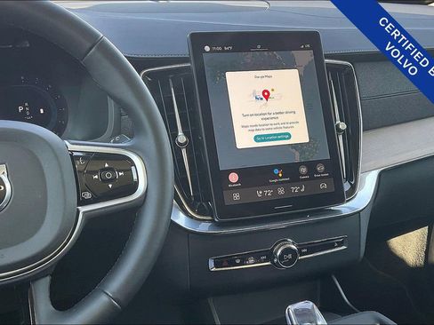 Certified 2025 Volvo XC90 B6 Plus image 8