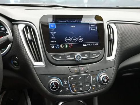 Used 2025 Chevrolet Malibu LT FWD image 39