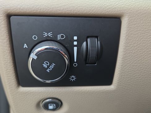 Used 2021 Jeep Grand Cherokee Laredo RWD image 33