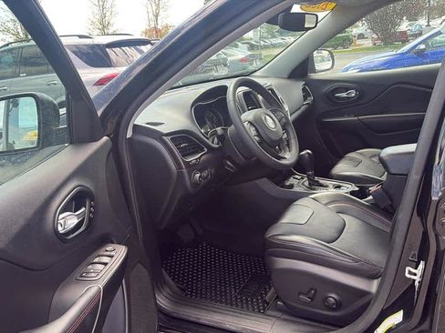 Used 2022 Jeep Cherokee Trailhawk w/ Premium Leather Package AWD/4WD image 11
