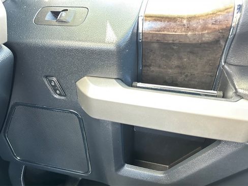 Used 2022 Ford F250 Lariat w/ Lariat Ultimate Package image 30