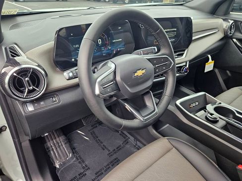 New 2026 Chevrolet Equinox LT w/ Convenience Package II FWD image 13