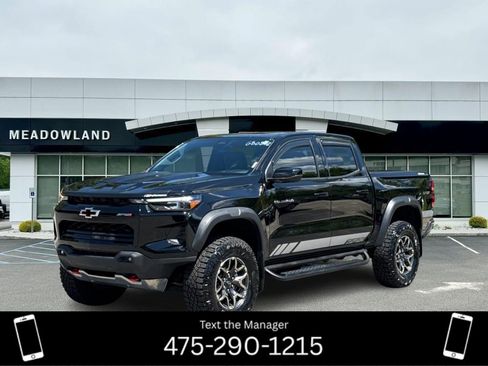 Used 2024 Chevrolet Colorado ZR2 w/ ZR2 Convenience Package III AWD/4WD image 1