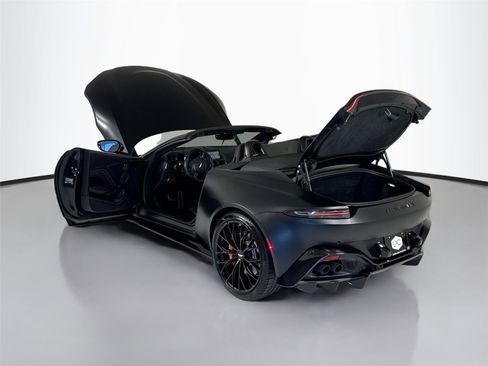 Used 2022 Aston Martin V8 Vantage Roadster image 37