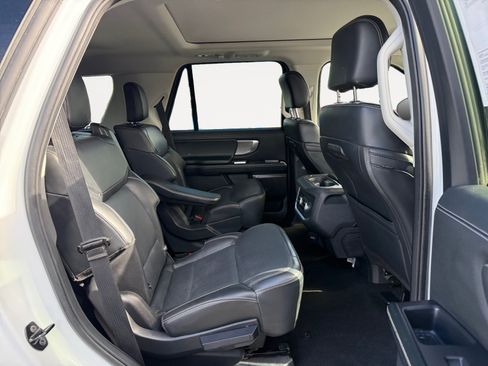 Certified 2025 Ford Expedition Platinum AWD/4WD image 18