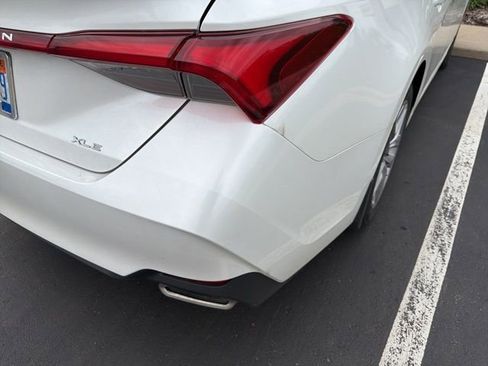 Used 2022 Toyota Avalon XLE image 9