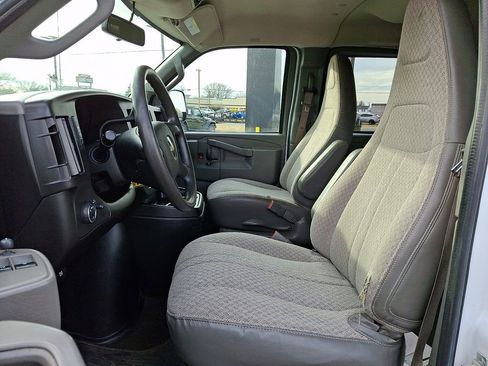 Used 2018 Chevrolet Express 3500 LT w/ LT Preferred Equipment Group image 20