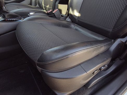 Used 2020 Buick Encore Preferred image 23