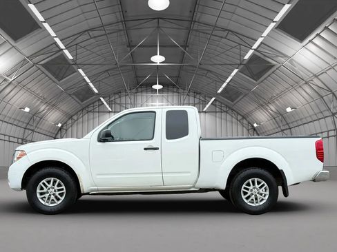 Used 2019 Nissan Frontier SV AWD/4WD image 3