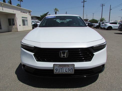 Used 2025 Honda Accord Sport image 3