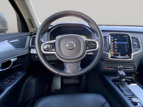 Used 2022 Volvo XC90 T5 Momentum FWD image 6