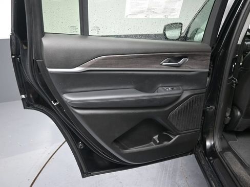 Used 2023 Jeep Grand Cherokee L Limited AWD/4WD image 27