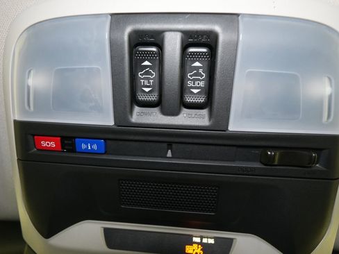 Used 2025 Subaru Crosstrek 2.5i Premium image 39