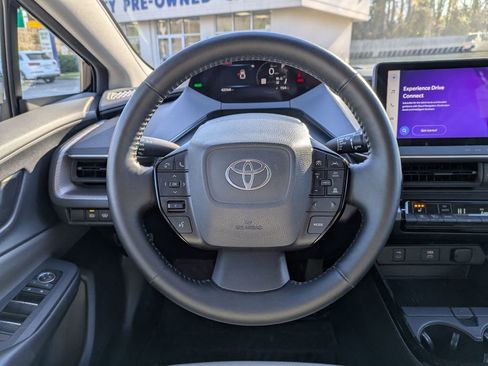 Used 2023 Toyota Prius XLE image 13
