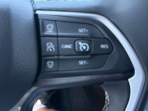 Certified 2023 Jeep Grand Cherokee Limited w/ Luxury Tech Group II AWD/4WD image 25
