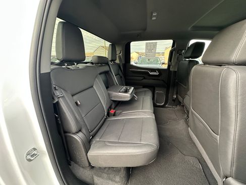 Used 2025 GMC Sierra 1500 SLT image 14