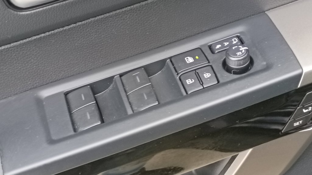 Used 2025 Toyota Sequoia Limited AWD/4WD image 17