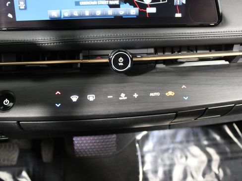 Used 2024 Nissan Ariya FWD image 17