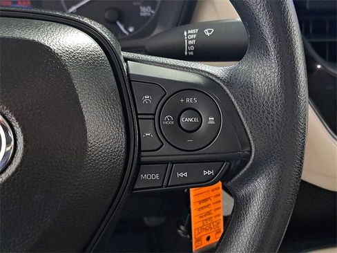 Used 2025 Toyota Corolla LE image 25