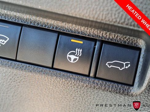 Used 2022 Toyota RAV4 SE w/ Weather & Moonroof Package AWD/4WD image 5
