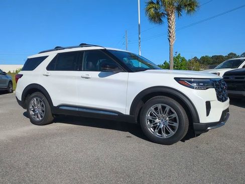 New 2026 Ford Explorer Platinum RWD image 2