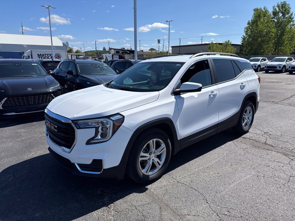 Used 2022 GMC Terrain SLE w/ Driver Convenience Package FWD image 5