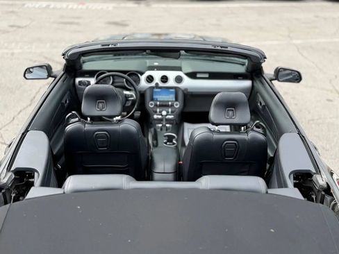 Used 2016 Ford Mustang Premium image 18