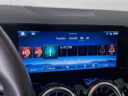 Used 2025 Mercedes-Benz GLA 250 4MATIC image 21