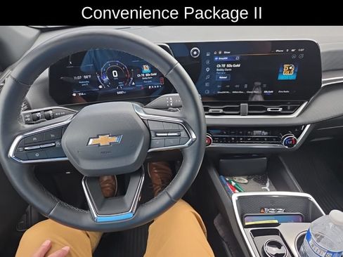 Used 2026 Chevrolet Equinox LT w/ Convenience Package II FWD image 14