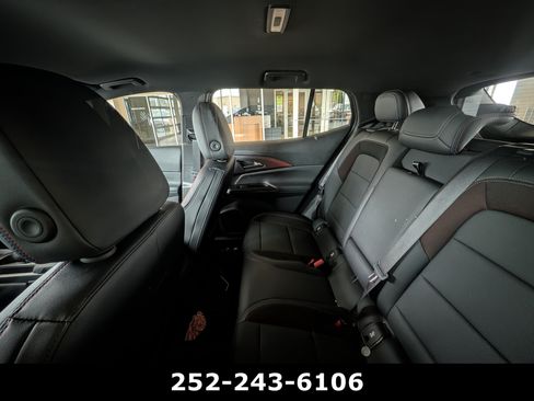 Used 2024 Chevrolet Equinox EV RS FWD image 17