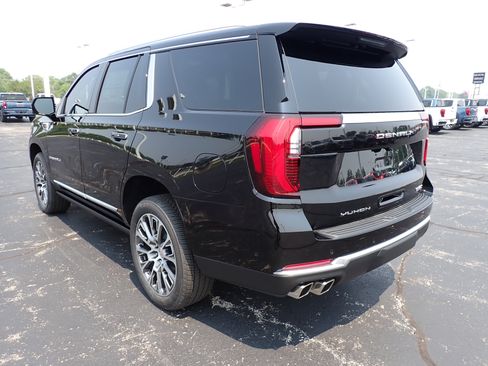 New 2026 GMC Yukon Denali w/ Sun & Power Step Package image 5