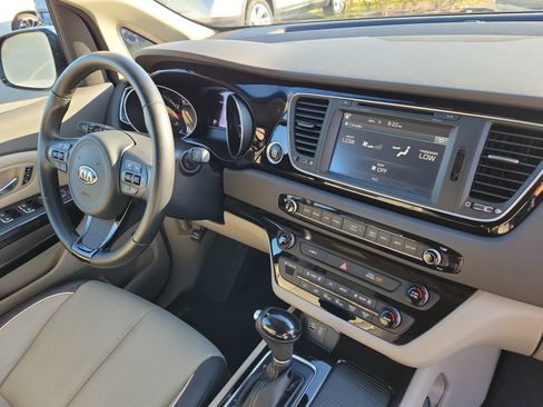 Used 2015 Kia Sedona SX image 8