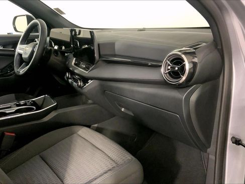 Used 2026 Chevrolet Equinox LT FWD image 17