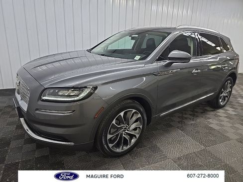 Used 2023 Lincoln Nautilus Reserve AWD/4WD image 11