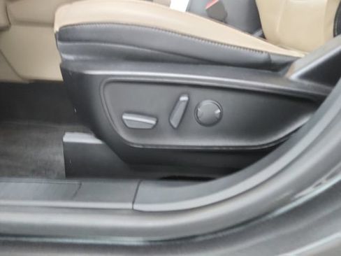 Used 2020 Ford Escape SEL FWD image 21