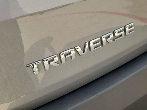 Used 2023 Chevrolet Traverse LS FWD image 30
