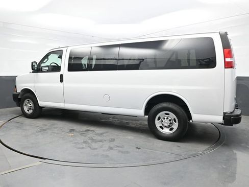 Used 2024 Chevrolet Express 3500 LS RWD image 4