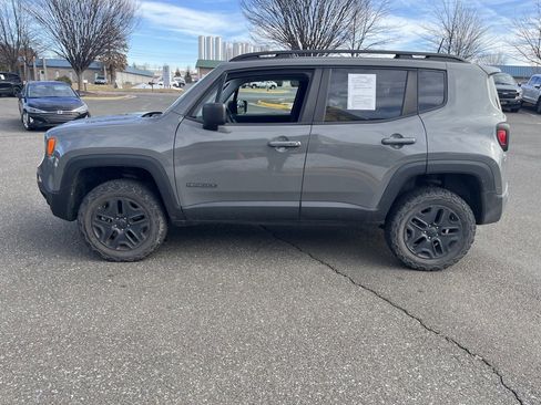 Used 2019 Jeep Renegade Sport image 4