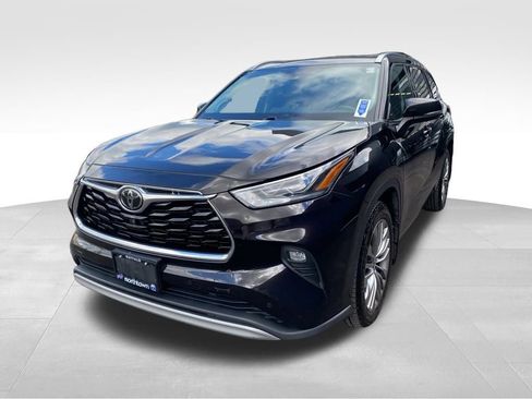 Used 2021 Toyota Highlander Platinum image 6