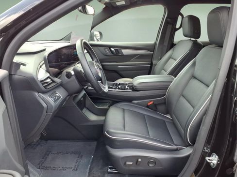 Used 2025 Buick Enclave Preferred AWD/4WD image 4