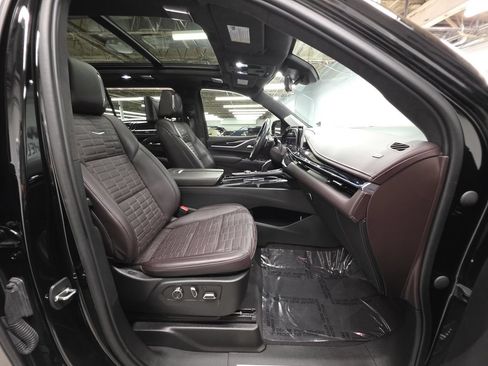 Used 2023 Cadillac Escalade ESV V AWD/4WD image 27