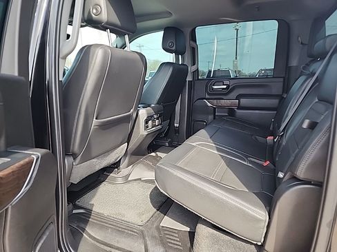 Used 2023 GMC Sierra 2500 Denali w/ Denali Black Diamond Edition image 12