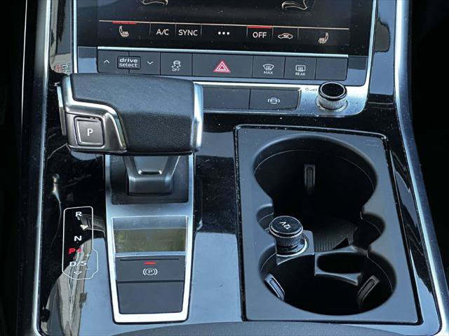 Used 2023 Audi Q8 Premium AWD/4WD image 17
