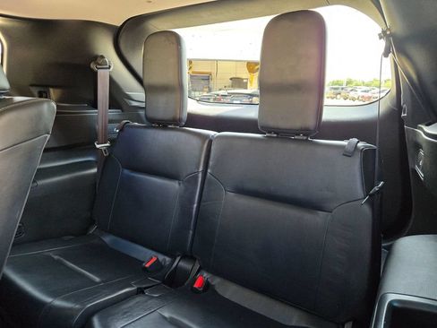 Used 2023 Mitsubishi Outlander SE FWD image 16
