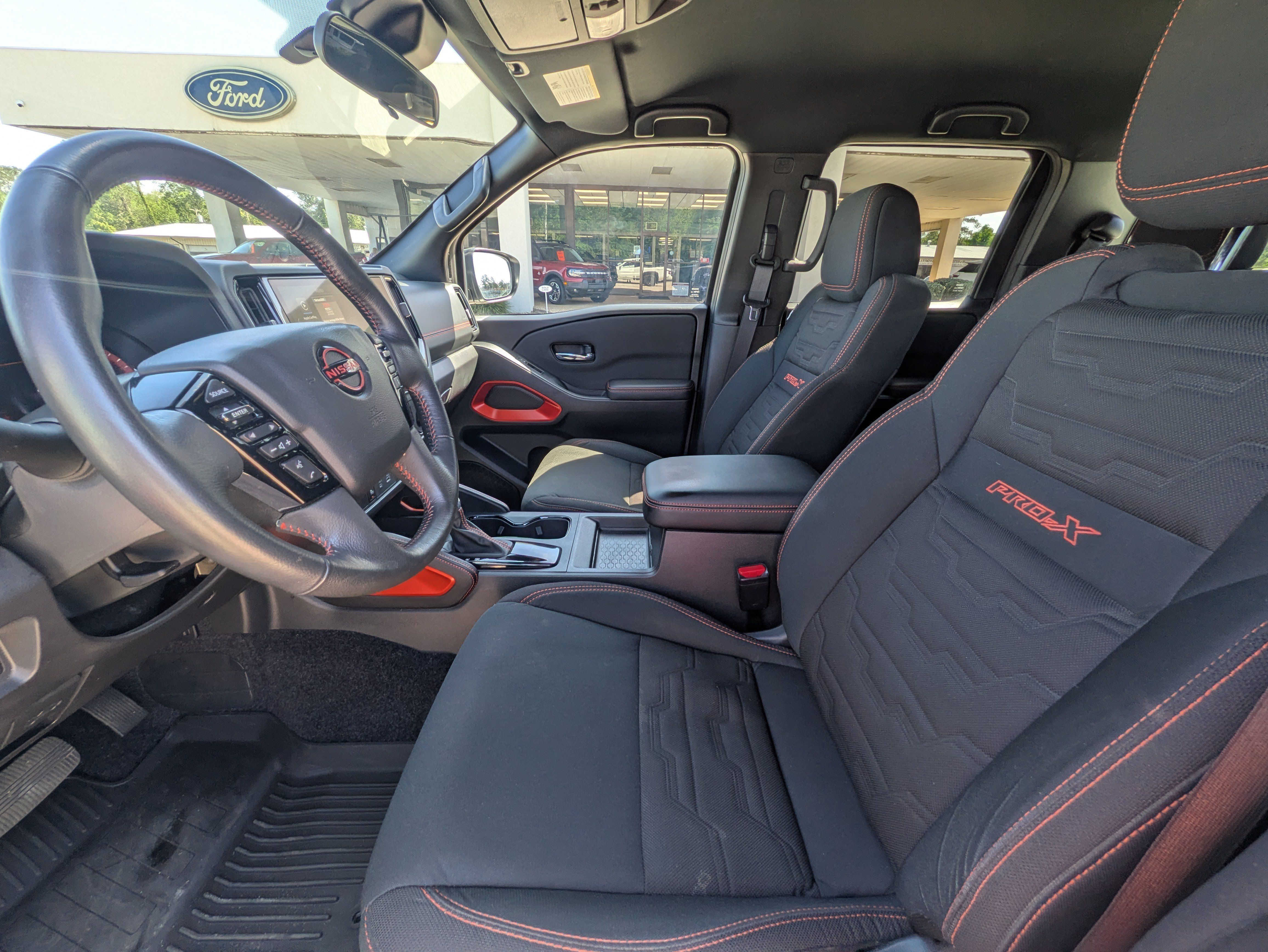 Used 2025 Nissan Frontier Pro-X w/ Tow Package RWD image 16