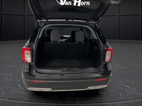 Used 2022 Ford Explorer XLT image 15